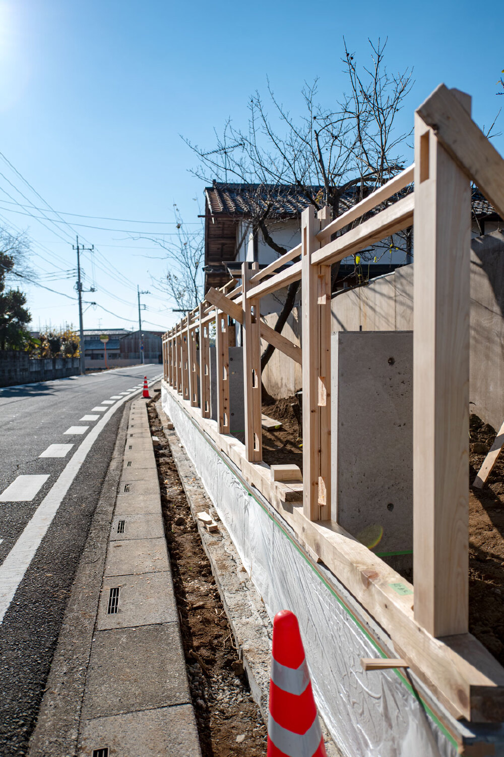 比企郡鳩山町　木の塀　建て方