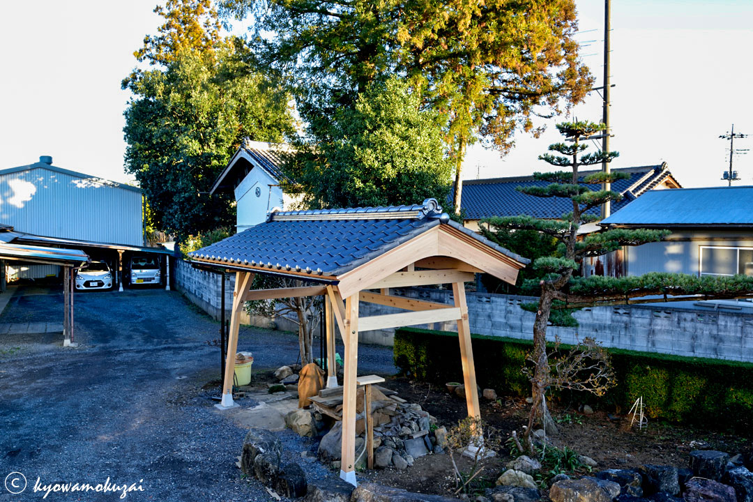 鳩山町　井戸小屋